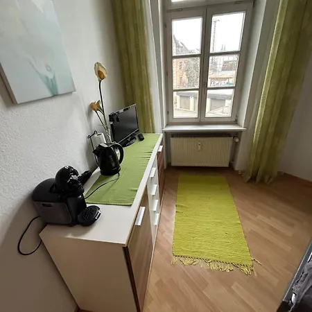 Apartmán Zentral Am Bahnhof Mit Kueche, Badezimmer, Gratis Parkplatz & Wlan