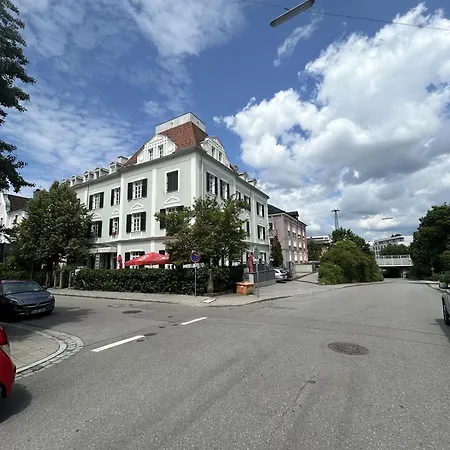 Zentral Am Bahnhof Mit Kueche, Badezimmer, Gratis Parkplatz & Wlan Регенсбург