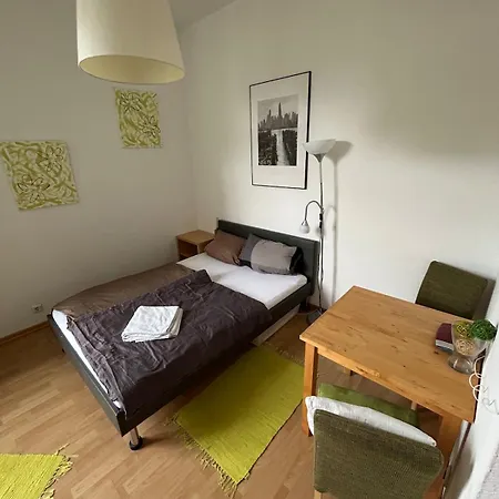 Zentral Am Bahnhof Mit Kueche, Badezimmer, Gratis Parkplatz & Wlan 레겐스부르크