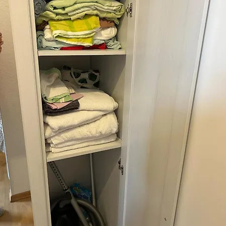 Apartmán Zentral Am Bahnhof Mit Kueche, Badezimmer, Gratis Parkplatz & Wlan Řezno