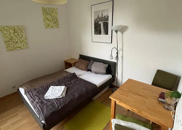 Zentral Am Bahnhof Mit Kueche, Badezimmer, Gratis Parkplatz & Wlan 레겐스부르크