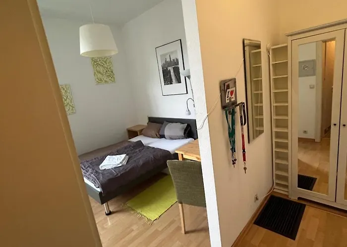 Zentral Am Bahnhof Mit Kueche, Badezimmer, Gratis Parkplatz & Wlan 아파트 레겐스부르크