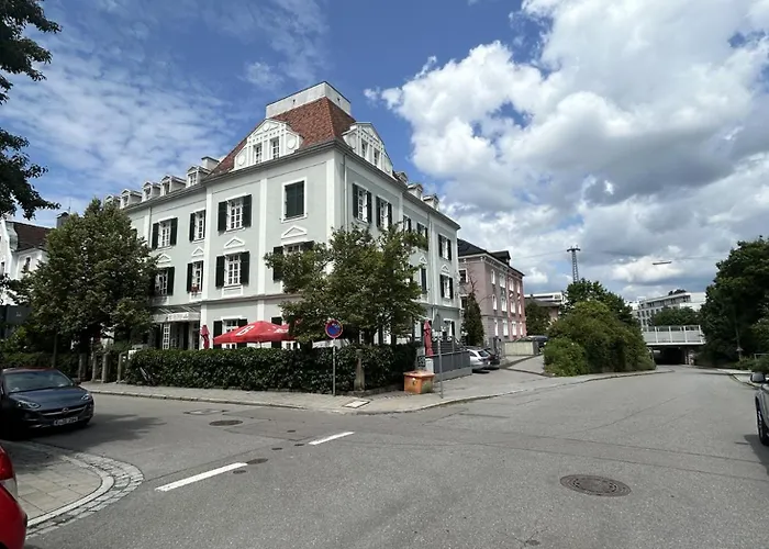 Zentral Am Bahnhof Mit Kueche, Badezimmer, Gratis Parkplatz & Wlan 레겐스부르크